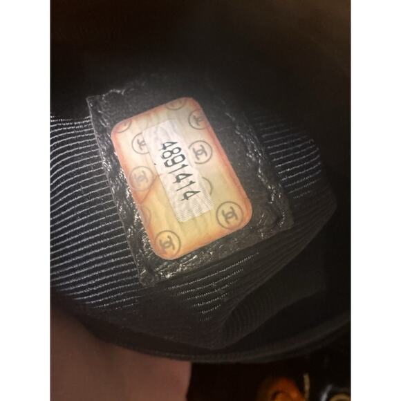 Authentic CHANEL Vintage Black Patent Leather Shoulder Bag 1980s Era - Picture 9 of 15